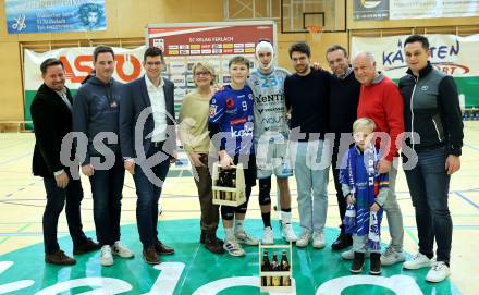 HLA Handball Bundesliga. SC Ferlach gegen HSG Xentis Lipizzanerheimat.  LHStv. Martin Gruber, Nico Sager (SCF), Karpo Sirolic (HSG Xentis). Christian Gamsler, Bgm. Ingo App. Ferlach, am 6.12.2024.
Foto: Kuess
---
pressefotos, pressefotografie, kuess, qs, qspictures, sport, bild, bilder, bilddatenbank