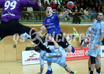 HLA Handball Bundesliga. SC Ferlach gegen HSG Xentis Lipizzanerheimat.  Toni Perkusic (SCF),  Paul Enrico Kreidl,  Denis Strasek (HSG Xentis). Ferlach, am 6.12.2024.
Foto: Kuess
---
pressefotos, pressefotografie, kuess, qs, qspictures, sport, bild, bilder, bilddatenbank