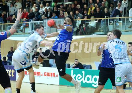 HLA Handball Bundesliga. SC Ferlach gegen HSG Xentis Lipizzanerheimat.  Adonis Gonzalez-Martinez (SCF), Domen Knez (HSG Xentis). Ferlach, am 6.12.2024.
Foto: Kuess
---
pressefotos, pressefotografie, kuess, qs, qspictures, sport, bild, bilder, bilddatenbank