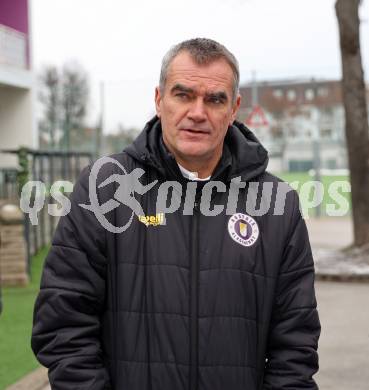 Fussball Bundesliga. SK Austria Klagenfurt. Viola Weihnachtswunsch-Aktion. Robert Micheu. Klagenfurt, am 6.12.2024.
Foto: Kuess
---
pressefotos, pressefotografie, kuess, qs, qspictures, sport, bild, bilder, bilddatenbank