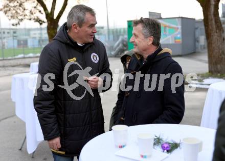 Fussball Bundesliga. SK Austria Klagenfurt. Viola Weihnachtswunsch-Aktion. Robert Micheu, Gerald StÃ¶ckl (Leiter SOS Kinderdorf). Klagenfurt, am 6.12.2024.
Foto: Kuess
---
pressefotos, pressefotografie, kuess, qs, qspictures, sport, bild, bilder, bilddatenbank