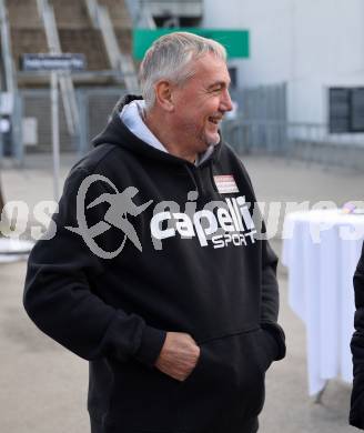 Fussball Bundesliga. SK Austria Klagenfurt. Viola Weihnachtswunsch-Aktion. Trainer Peter Pacult. Klagenfurt, am 6.12.2024.
Foto: Kuess
---
pressefotos, pressefotografie, kuess, qs, qspictures, sport, bild, bilder, bilddatenbank