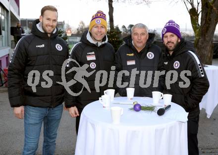 Fussball Bundesliga. SK Austria Klagenfurt. Viola Weihnachtswunsch-Aktion. Marco Knaller, Co-Trainer Martin Lassnig, Trainer Peter Pacult, Sandro Zakany. Klagenfurt, am 6.12.2024.
Foto: Kuess
---
pressefotos, pressefotografie, kuess, qs, qspictures, sport, bild, bilder, bilddatenbank