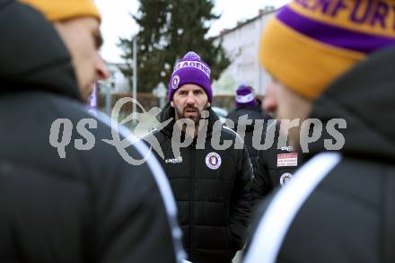 Fussball Bundesliga. SK Austria Klagenfurt. Viola Weihnachtswunsch-Aktion. Sandro Zakany. Klagenfurt, am 6.12.2024.
Foto: Kuess
---
pressefotos, pressefotografie, kuess, qs, qspictures, sport, bild, bilder, bilddatenbank