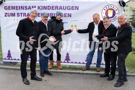 Fussball Bundesliga. SK Austria Klagenfurt. Viola Weihnachtswunsch-Aktion. Guenther Gorenzel, Stadtrichter. Klagenfurt, am 6.12.2024.
Foto: Kuess
---
pressefotos, pressefotografie, kuess, qs, qspictures, sport, bild, bilder, bilddatenbank