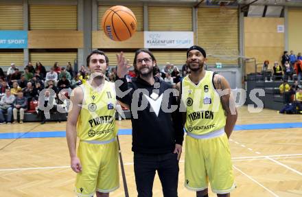 Basketball 2. Liga 2024/2025. Grunddurchgang 11. Runde.  Woerthersee Piraten gegen BBU Salzburg. Andreas Nuck, Shawn L. Ray, Stefan Aspern   (Woerthersee Piraten),    (Salzburg). Klagenfurt, am 7.12.2024.
Foto: Kuess


---
pressefotos, pressefotografie, kuess, qs, qspictures, sport, bild, bilder, bilddatenbank