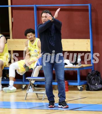 Basketball 2. Liga 2024/2025. Grunddurchgang 11. Runde.  Woerthersee Piraten gegen BBU Salzburg.  Trainer Andreas Kuttnig  (Woerthersee Piraten),  Klagenfurt, am 7.12.2024.
Foto: Kuess


---
pressefotos, pressefotografie, kuess, qs, qspictures, sport, bild, bilder, bilddatenbank