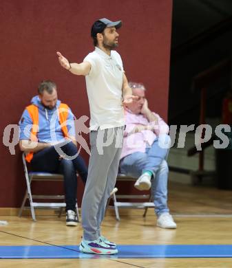 Basketball 2. Liga 2024/2025. Grunddurchgang 12. Runde.  KOS Celovec gegen Vienna United.   Trainer Dalibor Cevriz (KOS Celovec),  Klagenfurt, am 14.12.2024.
Foto: Kuess


---
pressefotos, pressefotografie, kuess, qs, qspictures, sport, bild, bilder, bilddatenbank