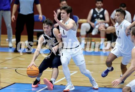 Basketball 2. Liga 2024/2025. Grunddurchgang 12. Runde.  KOS Celovec gegen Vienna United.   Simon Siencnik (KOS Celovec),  Filip Cvetkovski  (Vienna United). Klagenfurt, am 14.12.2024.
Foto: Kuess


---
pressefotos, pressefotografie, kuess, qs, qspictures, sport, bild, bilder, bilddatenbank