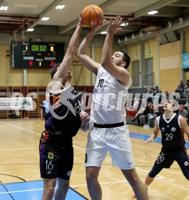 Basketball 2. Liga 2024/2025. Grunddurchgang 12. Runde.  KOS Celovec gegen Vienna United.    Veljko Dena (KOS Celovec),  Mathias Mailath-Pokorny  (Vienna United). Klagenfurt, am 14.12.2024.
Foto: Kuess


---
pressefotos, pressefotografie, kuess, qs, qspictures, sport, bild, bilder, bilddatenbank