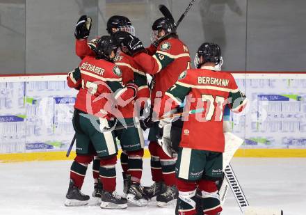 Eishockey. AHC Division 2 Ost.. Lendhafen Seeloewen gegen Reifnitz Trouts. Torjubel  (Reifnitz).. Ferlach, am 15.12.2024.
Foto: Kuess
---
pressefotos, pressefotografie, kuess, qs, qspictures, sport, bild, bilder, bilddatenbank