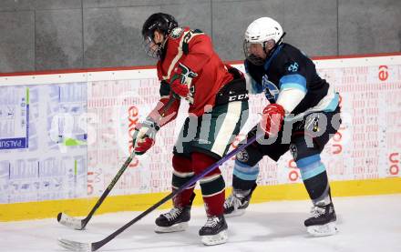 Eishockey. AHC Division 2 Ost.. Lendhafen Seeloewen gegen Reifnitz Trouts. Peter Kasper (Seeloewen), Daniel Goetzhaber  (Reifnitz).. Ferlach, am 15.12.2024.
Foto: Kuess
---
pressefotos, pressefotografie, kuess, qs, qspictures, sport, bild, bilder, bilddatenbank