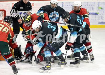 Eishockey. AHC Division 2 Ost.. Lendhafen Seeloewen gegen Reifnitz Trouts. Armin Kreiner (Seeloewen), Thomas Winkler (Reifnitz).. Ferlach, am 15.12.2024.
Foto: Kuess
---
pressefotos, pressefotografie, kuess, qs, qspictures, sport, bild, bilder, bilddatenbank