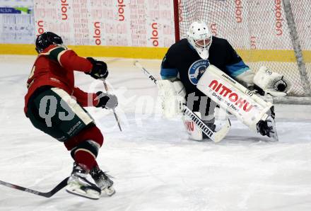 Eishockey. AHC Division 2 Ost.. Lendhafen Seeloewen gegen Reifnitz Trouts. Lukas Juch (Seeloewen), Marco Ungericht (Reifnitz).. Ferlach, am 15.12.2024.
Foto: Kuess
---
pressefotos, pressefotografie, kuess, qs, qspictures, sport, bild, bilder, bilddatenbank