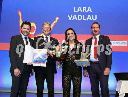 Nacht des Sports. Sportlergala. Christopher Weiss (Raiffeisen), LH Peter Kaiser,  Lara Vadlau, Reinhard Draxler (Kelag).Villach, am 21.12.2024.
Foto: Kuess
www.qspictures.net
---
pressefotos, pressefotografie, kuess, qs, qspictures, sport, bild, bilder, bilddatenbank