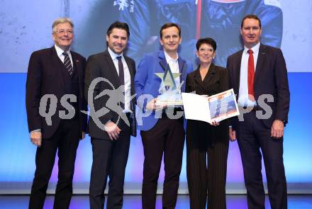 Nacht des Sports. Sportlergala.  Markus Galli (Klick Kaernten), LH Peter Kaiser,  Christopher Weiss (Raiffeisen), Eltern von Daniel Tschofenig, Reinhard Draxler (Kelag). Villach, am 21.12.2024.
Foto: Kuess
www.qspictures.net
---
pressefotos, pressefotografie, kuess, qs, qspictures, sport, bild, bilder, bilddatenbank