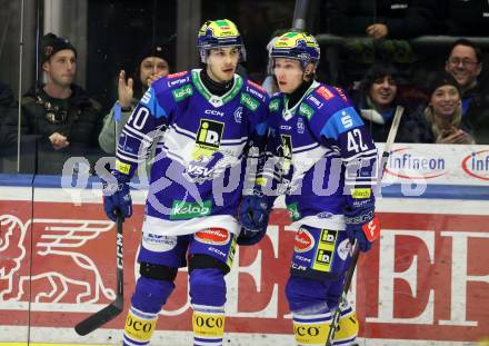 Eishockey ICE Bundesliga. VSV gegen HC Pustertal Woelfe.  Torjubel Elias Wallenta, Benjamin Lanzinger (VSV). Villach, am 26.12.2024.
Foto: Kuess
---
pressefotos, pressefotografie, kuess, qs, qspictures, sport, bild, bilder, bilddatenbank