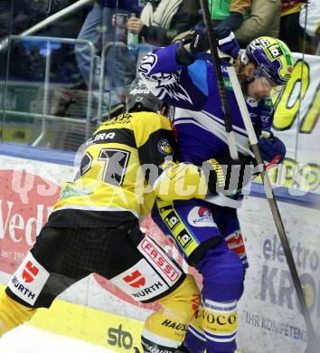 Eishockey ICE Bundesliga. VSV gegen HC Pustertal Woelfe.  Nikita Scherbak (VSV), Daniel Gloria (Pustertal). Villach, am 26.12.2024.
Foto: Kuess
---
pressefotos, pressefotografie, kuess, qs, qspictures, sport, bild, bilder, bilddatenbank