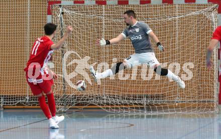 Futsal Bundesliga. Futsal Klagenfurt Versli.at gegen Stella Rossa. Vladimir Kajkut  (Klagenfurt), Alec Floegel (Stella Rossa). Viktring, am 4.1.2025.
Foto: Kuess
---
pressefotos, pressefotografie, kuess, qs, qspictures, sport, bild, bilder, bilddatenbank
