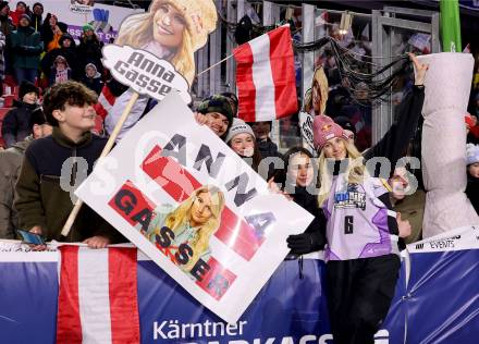 Freeski. Big Air. Anna Gasser, Fans. Klagenfurt, am 5.1.2025.
Foto: Kuess
---
pressefotos, pressefotografie, kuess, qs, qspictures, sport, bild, bilder, bilddatenbank