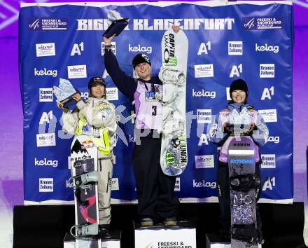 Freeski. Big Air. Mari Fukada (JPN), Mia Brookes (GBR), Momo Suzuki (JPN). Klagenfurt, am 5.1.2025.
Foto: Kuess
---
pressefotos, pressefotografie, kuess, qs, qspictures, sport, bild, bilder, bilddatenbank