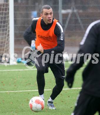 Fussball Bundesliga. Training SK Austria Klagenfurt.  Niklas Szerencsi. Klagenfurt, am 7.1.2025.
Foto: Kuess
---
pressefotos, pressefotografie, kuess, qs, qspictures, sport, bild, bilder, bilddatenbank