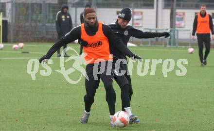 Fussball Bundesliga. Training SK Austria Klagenfurt. Keanan Bennetts, Philipp Wydra. Klagenfurt, am 7.1.2025.
Foto: Kuess
---
pressefotos, pressefotografie, kuess, qs, qspictures, sport, bild, bilder, bilddatenbank