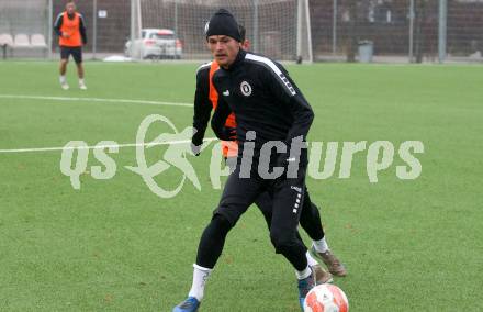 Fussball Bundesliga. Training SK Austria Klagenfurt. Philipp Wydra. Klagenfurt, am 7.1.2025.
Foto: Kuess
---
pressefotos, pressefotografie, kuess, qs, qspictures, sport, bild, bilder, bilddatenbank