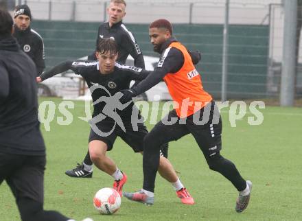 Fussball Bundesliga. Training SK Austria Klagenfurt. Matteo Kitz, Keanan Bennetts. Klagenfurt, am 7.1.2025.
Foto: Kuess
---
pressefotos, pressefotografie, kuess, qs, qspictures, sport, bild, bilder, bilddatenbank