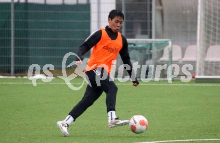 Fussball Bundesliga. Training SK Austria Klagenfurt. Min-Young Lee. Klagenfurt, am 7.1.2025.
Foto: Kuess
---
pressefotos, pressefotografie, kuess, qs, qspictures, sport, bild, bilder, bilddatenbank