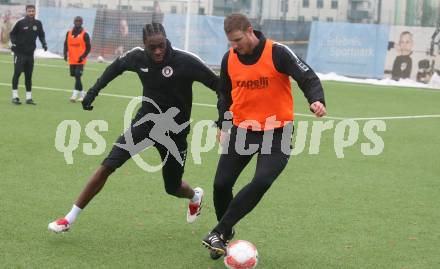 Fussball Bundesliga. Training SK Austria Klagenfurt. Dikeni Salifou, Martin Hinteregger. Klagenfurt, am 7.1.2025.
Foto: Kuess
---
pressefotos, pressefotografie, kuess, qs, qspictures, sport, bild, bilder, bilddatenbank