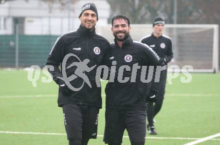 Fussball Bundesliga. Training SK Austria Klagenfurt. Thorsten Mahrer, Kosmas Gkezos. Klagenfurt, am 7.1.2025.
Foto: Kuess
---
pressefotos, pressefotografie, kuess, qs, qspictures, sport, bild, bilder, bilddatenbank