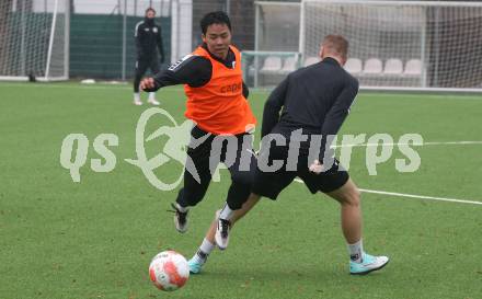 Fussball Bundesliga. Training SK Austria Klagenfurt. Min-Young Lee, Florian Jaritz. Klagenfurt, am 7.1.2025.
Foto: Kuess
---
pressefotos, pressefotografie, kuess, qs, qspictures, sport, bild, bilder, bilddatenbank