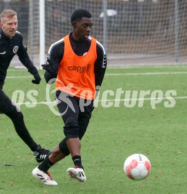 Fussball Bundesliga. Training SK Austria Klagenfurt. Denzel Owusu. Klagenfurt, am 7.1.2025.
Foto: Kuess
---
pressefotos, pressefotografie, kuess, qs, qspictures, sport, bild, bilder, bilddatenbank