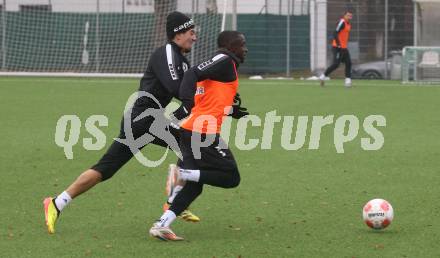 Fussball Bundesliga. Training SK Austria Klagenfurt. Solomon Bonnah, Ben Bobzien. Klagenfurt, am 7.1.2025.
Foto: Kuess
---
pressefotos, pressefotografie, kuess, qs, qspictures, sport, bild, bilder, bilddatenbank