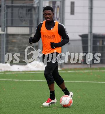 Fussball Bundesliga. Training SK Austria Klagenfurt. Denzel Owusu. Klagenfurt, am 7.1.2025.
Foto: Kuess
---
pressefotos, pressefotografie, kuess, qs, qspictures, sport, bild, bilder, bilddatenbank