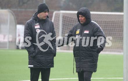 Fussball Bundesliga. Training SK Austria Klagenfurt. Co-Trainer Martin Lassnig, Trainer Peter Pacult. Klagenfurt, am 7.1.2025.
Foto: Kuess
---
pressefotos, pressefotografie, kuess, qs, qspictures, sport, bild, bilder, bilddatenbank