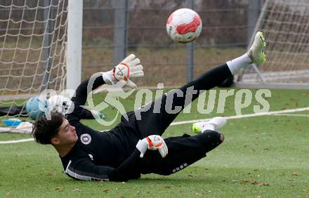 Fussball Bundesliga. Training SK Austria Klagenfurt. Alexander Turkin.. Klagenfurt, am 7.1.2025.
Foto: Kuess
---
pressefotos, pressefotografie, kuess, qs, qspictures, sport, bild, bilder, bilddatenbank