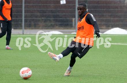 Fussball Bundesliga. Training SK Austria Klagenfurt. Solomon Bonnah. Klagenfurt, am 7.1.2025.
Foto: Kuess
---
pressefotos, pressefotografie, kuess, qs, qspictures, sport, bild, bilder, bilddatenbank