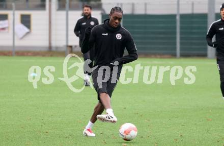 Fussball Bundesliga. Training SK Austria Klagenfurt. Dikeni Salifou. Klagenfurt, am 7.1.2025.
Foto: Kuess
---
pressefotos, pressefotografie, kuess, qs, qspictures, sport, bild, bilder, bilddatenbank