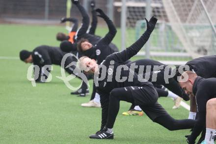 Fussball Bundesliga. Training SK Austria Klagenfurt. .Christopher Cvetko. Klagenfurt, am 7.1.2025.
Foto: Kuess
---
pressefotos, pressefotografie, kuess, qs, qspictures, sport, bild, bilder, bilddatenbank