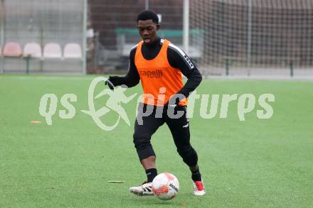 Fussball Bundesliga. Training SK Austria Klagenfurt. Denzel Owusu. Klagenfurt, am 7.1.2025.
Foto: Kuess
---
pressefotos, pressefotografie, kuess, qs, qspictures, sport, bild, bilder, bilddatenbank