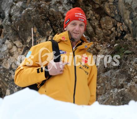 Schin Nordisch. Schispringen. Weltcup. Trainer Heinz Kuttin (GER)). Villach, Alpenarena, am 6.1.2025.
Foto: Kuess
---
pressefotos, pressefotografie, kuess, qs, qspictures, sport, bild, bilder, bilddatenbank