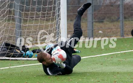 Fussball Bundesliga. Training SK Austria Klagenfurt. .Marco Knaller. Klagenfurt, am 7.1.2025.
Foto: Kuess
---
pressefotos, pressefotografie, kuess, qs, qspictures, sport, bild, bilder, bilddatenbank