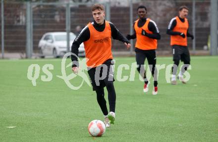 Fussball Bundesliga. Training SK Austria Klagenfurt. Laurenz Dehl. Klagenfurt, am 7.1.2025.
Foto: Kuess
---
pressefotos, pressefotografie, kuess, qs, qspictures, sport, bild, bilder, bilddatenbank