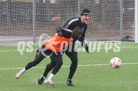 Fussball Bundesliga. Training SK Austria Klagenfurt. Solomon Bonnah, Nicolas Binder. Klagenfurt, am 7.1.2025.
Foto: Kuess
---
pressefotos, pressefotografie, kuess, qs, qspictures, sport, bild, bilder, bilddatenbank