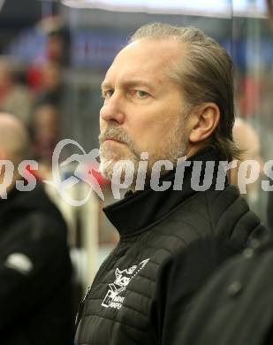 Eishockey ICE Bundesliga. KAC gegen VSV. Trainer Trau Tuomie (VSV). Klagenfurt, am 8.1.2024.
Foto: Kuess
---
pressefotos, pressefotografie, kuess, qs, qspictures, sport, bild, bilder, bilddatenbank