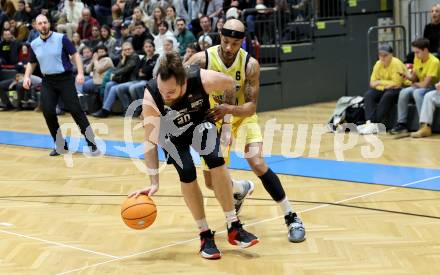 Basketball 2. Liga 2024/2025. Grunddurchgang 14. Runde.  Woerthersee Piraten gegen Mistelbach Mustangs.  Shawn L. Ray  (Piraten),  Ian Moschik  (Mistelbach Mustangs). Klagenfurt, am 11.1.2025.
Foto: Kuess


---
pressefotos, pressefotografie, kuess, qs, qspictures, sport, bild, bilder, bilddatenbank