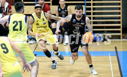 Basketball 2. Liga 2024/2025. Grunddurchgang 14. Runde.  Woerthersee Piraten gegen Mistelbach Mustangs.   Shawn L. Ray   (Piraten),   Zdenek Nehyba (Mistelbach Mustangs). Klagenfurt, am 11.1.2025.
Foto: Kuess


---
pressefotos, pressefotografie, kuess, qs, qspictures, sport, bild, bilder, bilddatenbank