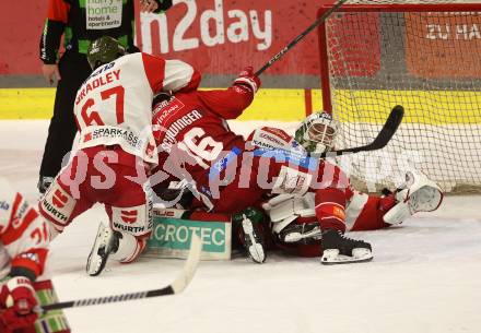 Eishockey ICE Bundesliga. KAC gegen HCB SÃ¼dtirol Alperia.  Simeon Schwinger, Sebastian Dahm  (KAC),  Matt Bradley (Bozen). Klagenfurt, am 12.1.2025
Foto: Kuess
---
pressefotos, pressefotografie, kuess, qs, qspictures, sport, bild, bilder, bilddatenbank